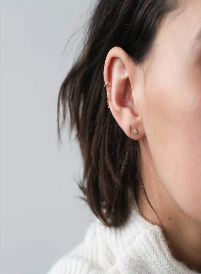 EPIRORA أقراط فضية استرلينية مرصعة للنساء والرجال - 4 أزواج من الأقراط الصغيرة الهندسية البسيطة المضادة للحساسية، أقراط مرصعة صغيرة دائرية ومثلثة ومربعة وقضيبية، أقراط صغيرة للغضروف والزنمة (ذهبية) - Image 4